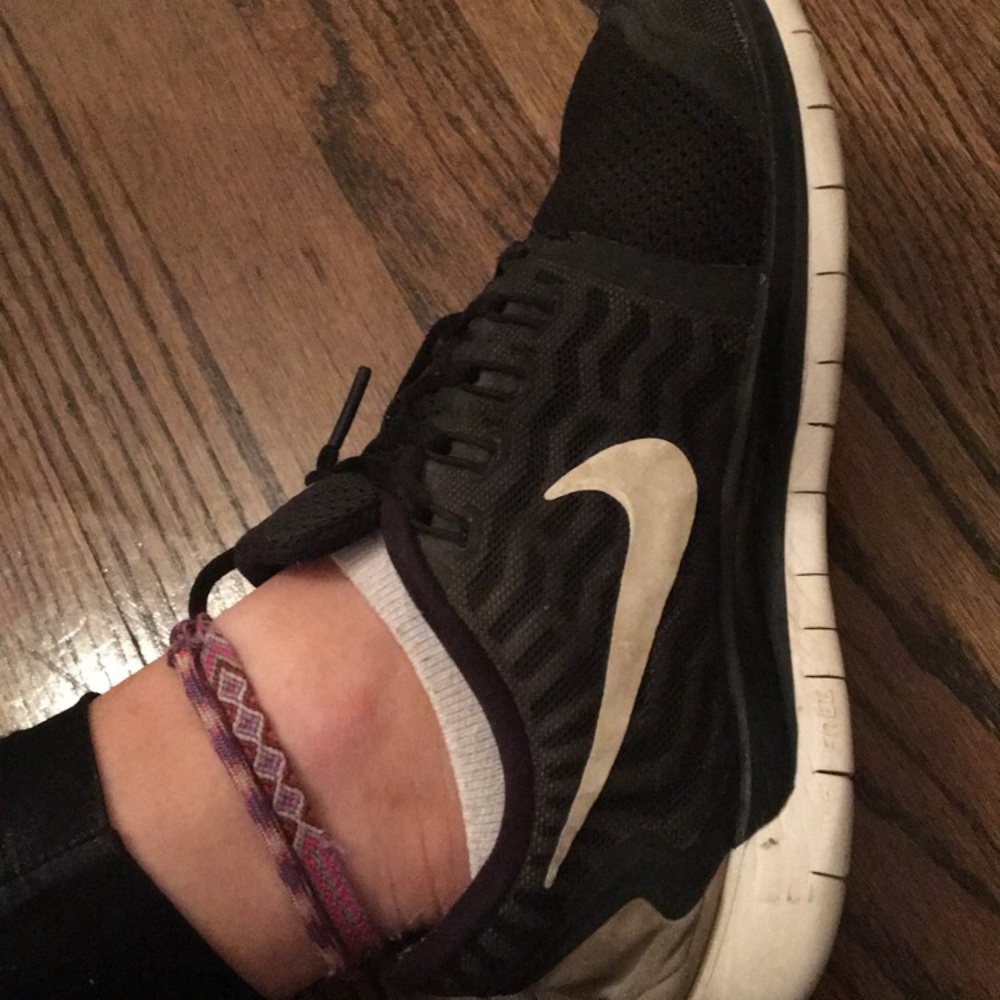 Nike tennis shoes